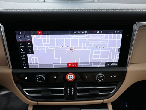 Certified 2026 Porsche Macan S AWD/4WD image 21