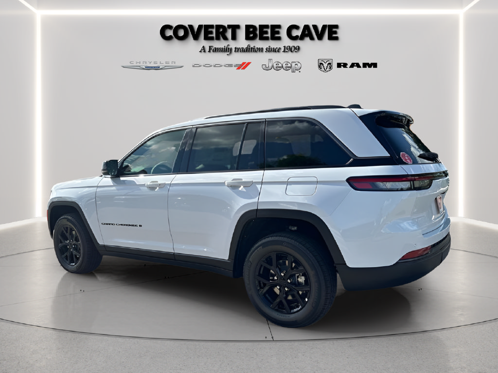New 2026 Jeep Grand Cherokee Altitude RWD image 11