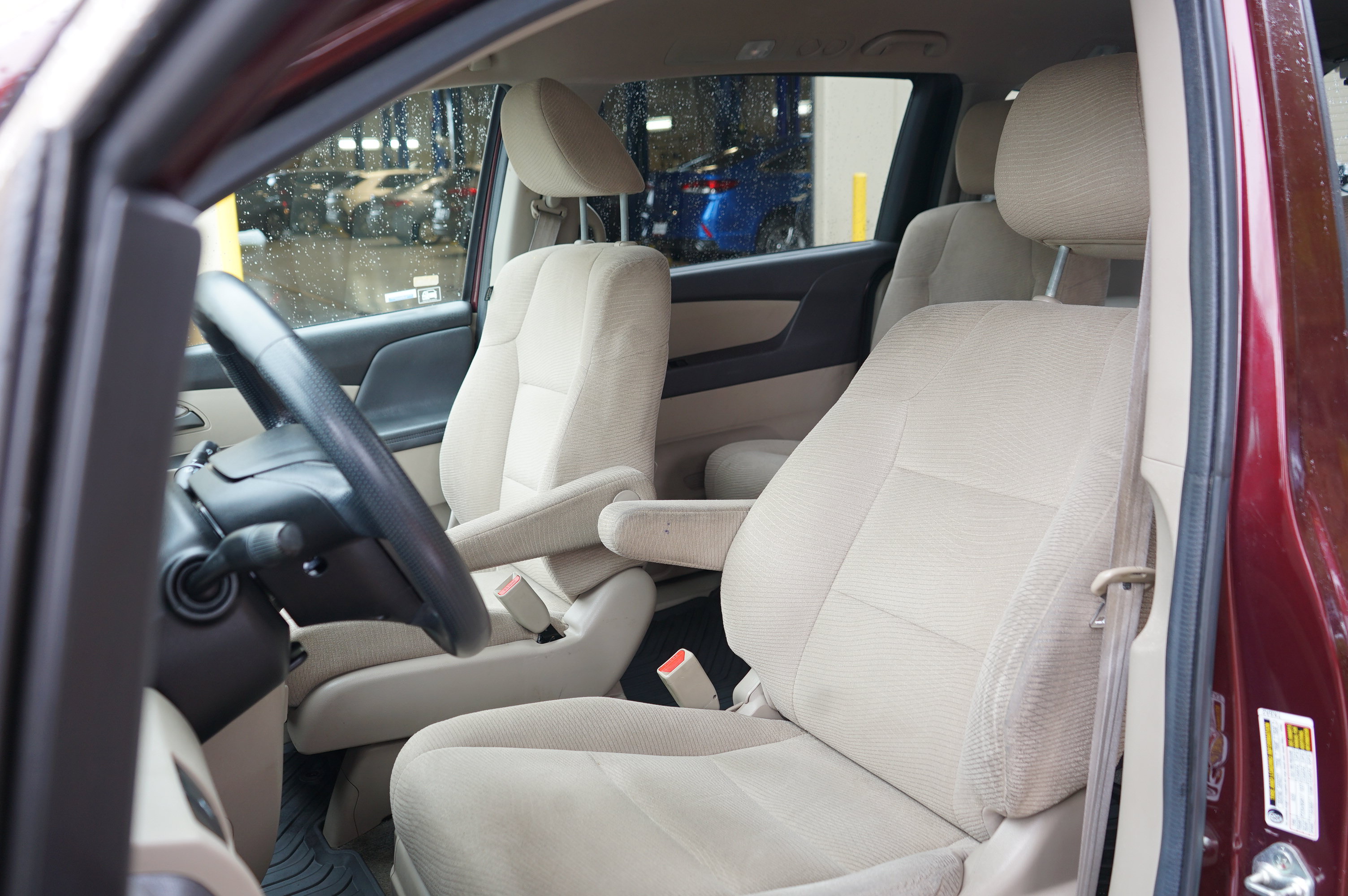 Used 2012 Honda Odyssey LX image 24