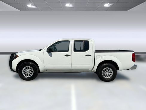Used 2015 Nissan Frontier SV AWD/4WD image 2