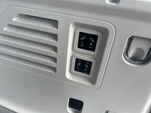 Used 2024 GMC Acadia Denali w/ Super Cruise Package image 13