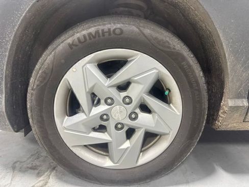Used 2025 Hyundai Kona SE FWD image 11