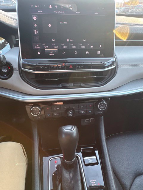Certified 2025 Jeep Compass Limited AWD/4WD image 11