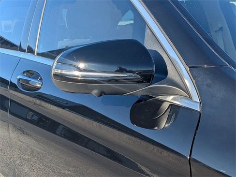 Used 2021 Mercedes-Benz GLC 300 image 10