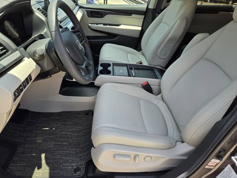 Certified 2026 Honda Odyssey EX-L image 16