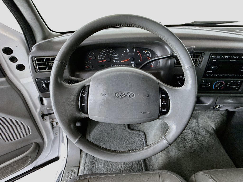 Used 2002 Ford F250 XLT AWD/4WD image 11