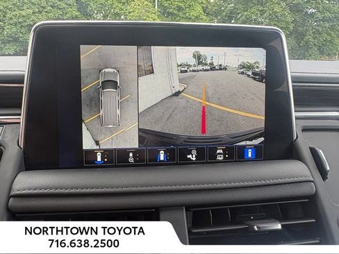Used 2022 Chevrolet Tahoe LT w/ Luxury Package AWD/4WD image 10