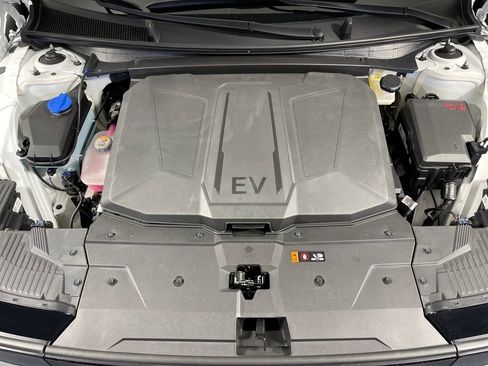 New 2026 Hyundai Ioniq 5 SEL image 9