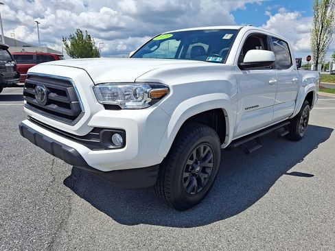 Used 2023 Toyota Tacoma SR5 AWD/4WD image 4