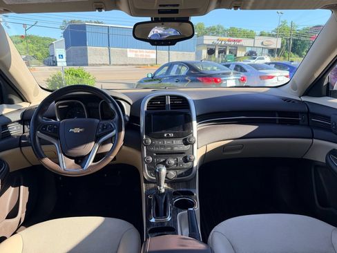Used 2015 Chevrolet Malibu LT FWD image 18