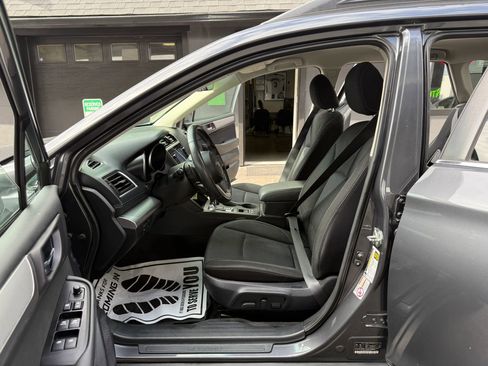 Used 2019 Subaru Outback 2.5i Premium w/ Popular Package #2 AWD/4WD image 8