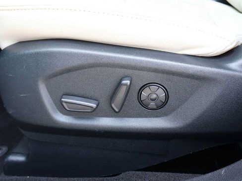 Used 2019 Ford Explorer Platinum AWD/4WD image 24
