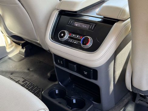 Used 2018 Lincoln Navigator L Select w/ Technology Package AWD/4WD image 34