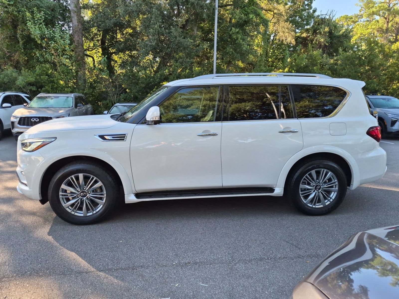 Used 2023 INFINITI QX80 Luxe w/ Cargo Package RWD image 6