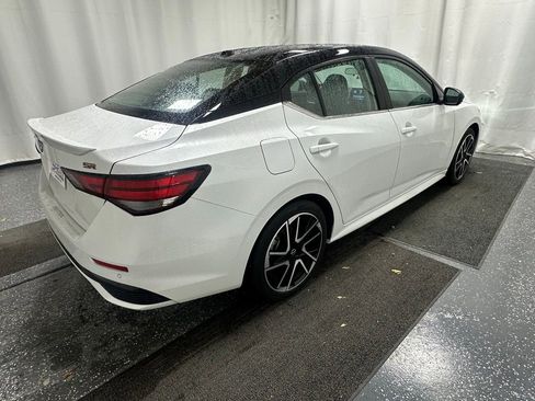 Used 2024 Nissan Sentra SR w/ SR Premium Package image 5