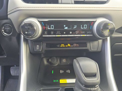 Certified 2025 Toyota RAV4 XLE image 28