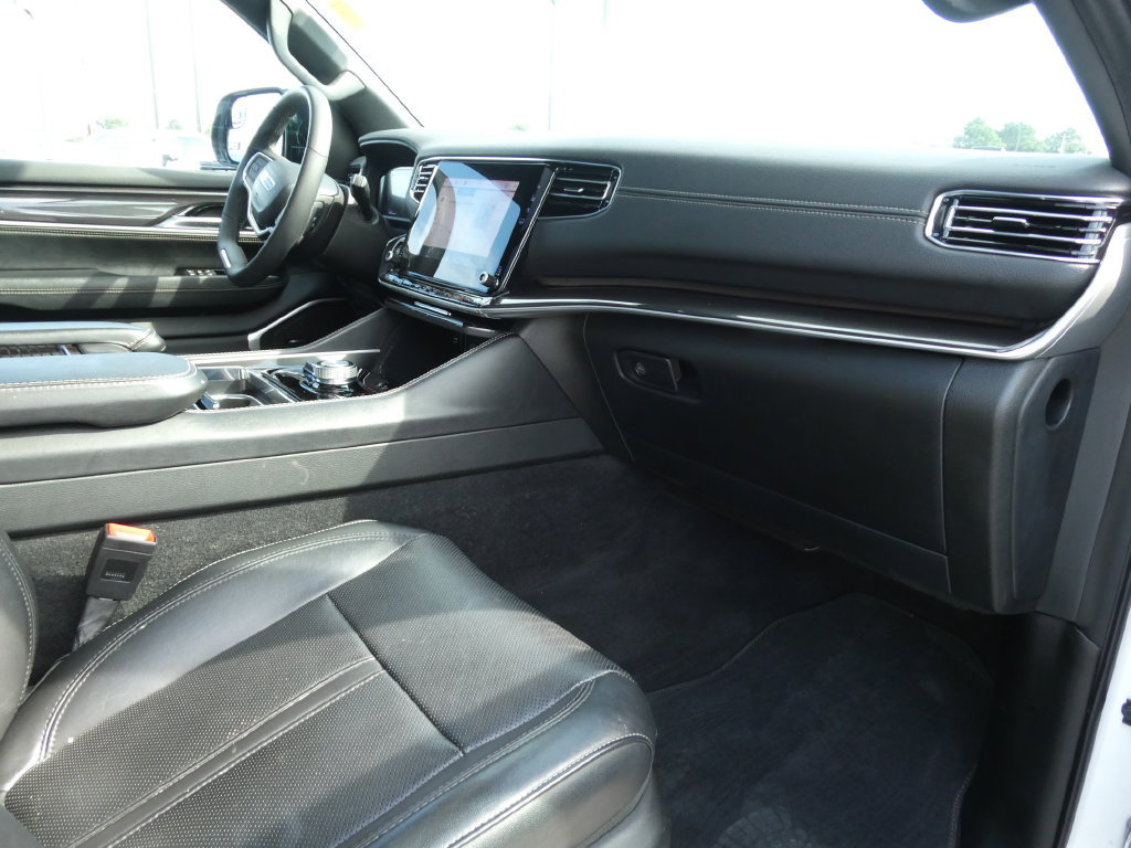 Used 2023 Jeep Wagoneer 4WD w/ Premium Group I image 14