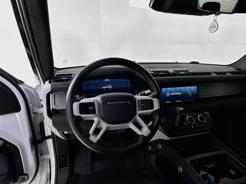 Used 2022 Land Rover Defender 90 X-Dynamic S AWD/4WD image 12