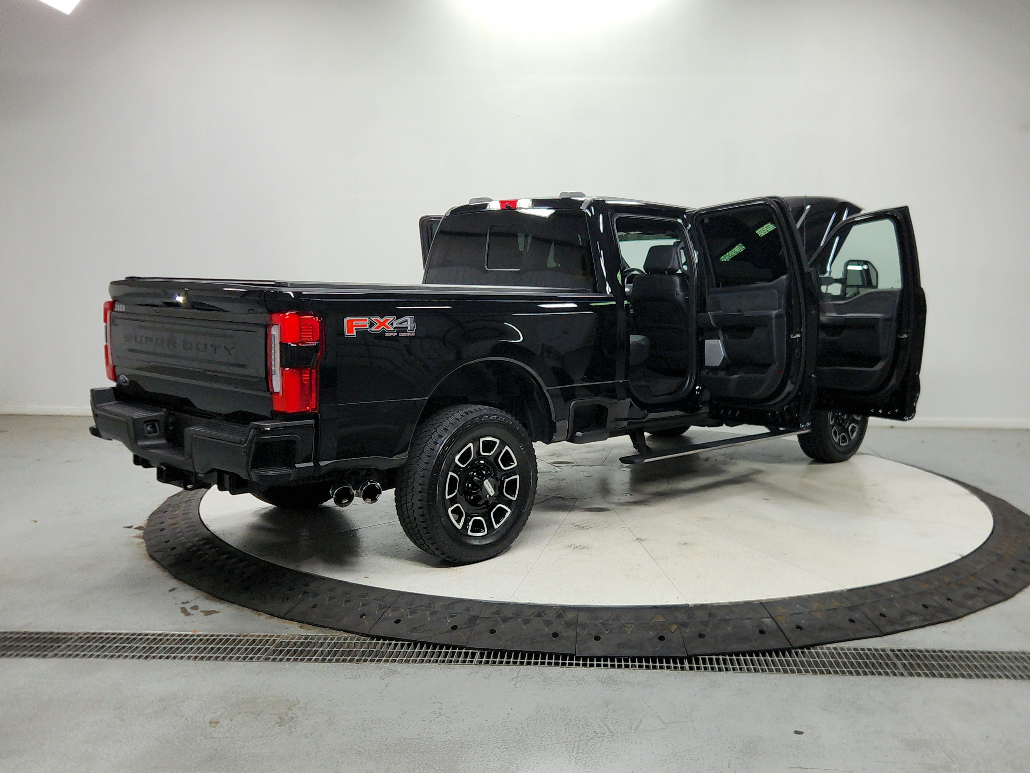 Used 2026 Ford F250 Platinum AWD/4WD image 16