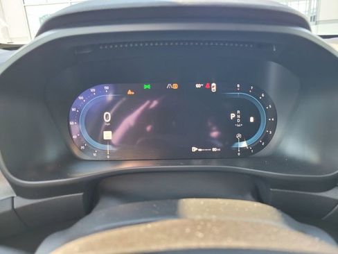 Used 2023 Volvo XC40 B5 Plus image 29