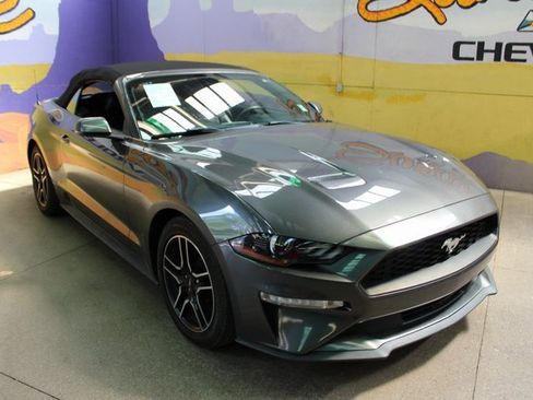Used 2020 Ford Mustang Premium image 4
