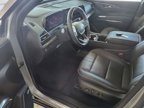 Used 2025 Chevrolet Traverse High Country w/ LPO, Floor Liner Package image 3