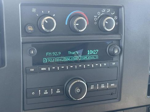 Used 2025 Chevrolet Express 3500 LT w/ LT Preferred Equipment Group RWD image 18