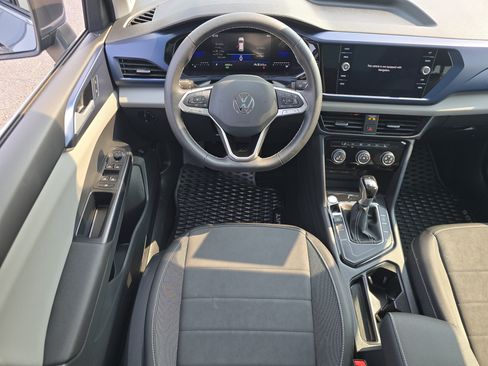 Certified 2023 Volkswagen Taos SE w/ Panoramic Sunroof Package FWD image 20