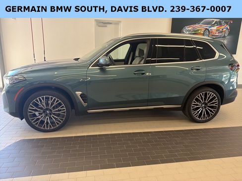 Used 2024 BMW X5 xDrive40i w/ Premium Package image 3