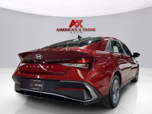 Used 2024 Hyundai Elantra SEL FWD image 8