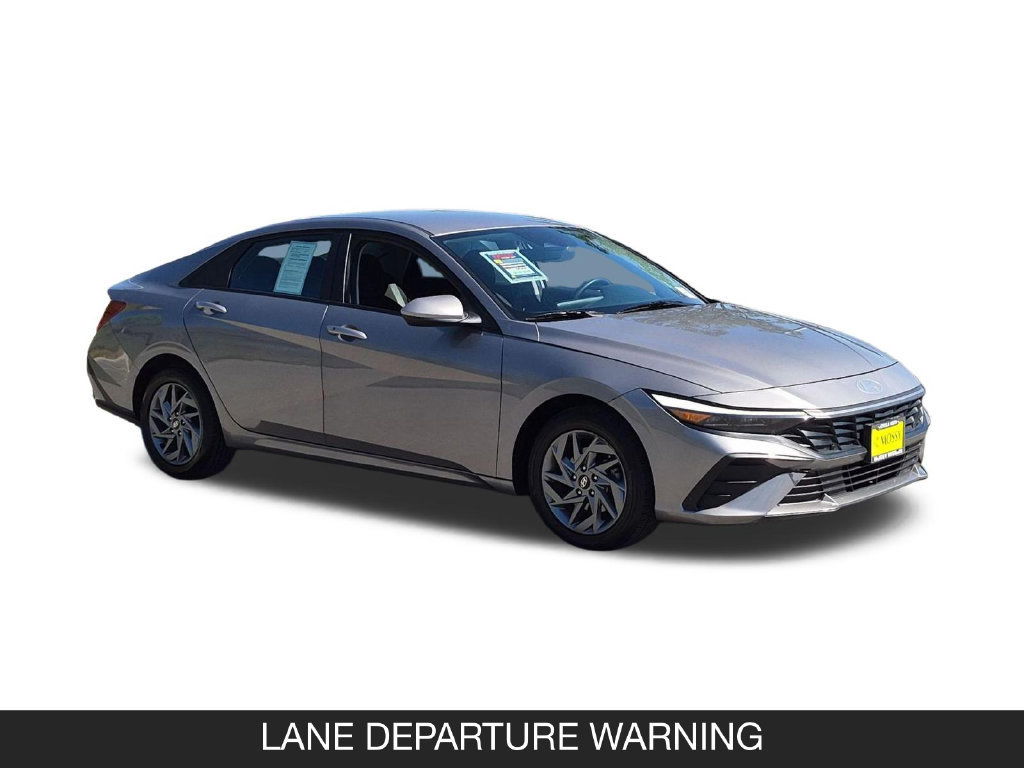 Used 2024 Hyundai Elantra SEL FWD image 2