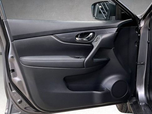 Used 2019 Nissan Rogue SV AWD/4WD image 21