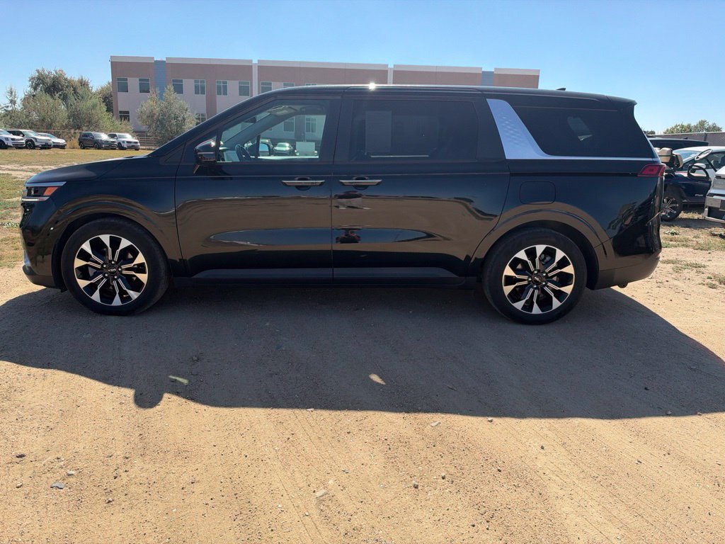 Certified 2023 Kia Carnival EX FWD image 2