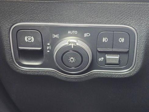 New 2026 Mercedes-Benz GLB 250 4MATIC image 38