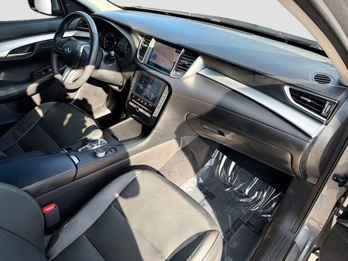 Used 2021 INFINITI QX50 Essential w/ Convenience Package image 15