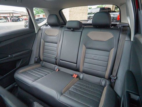 Used 2023 Volkswagen Taos SEL AWD/4WD image 30