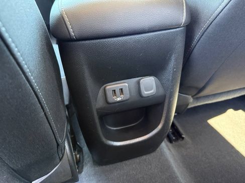 Used 2021 Chevrolet Colorado LT w/ LT Convenience Package AWD/4WD image 16