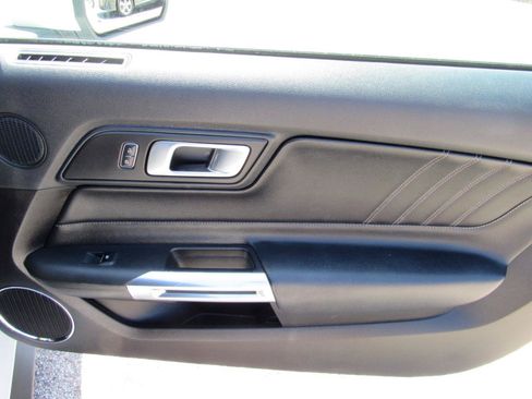 Used 2022 Ford Mustang Premium RWD image 37