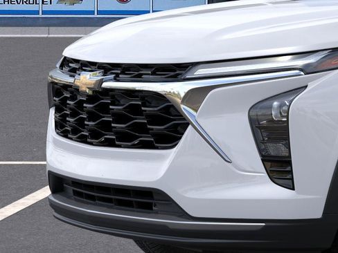 New 2025 Chevrolet Trax LT w/ Driver Confidence Package image 37