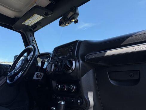 Used 2018 Jeep Wrangler Sport w/ Quick Order Package 24S AWD/4WD image 21