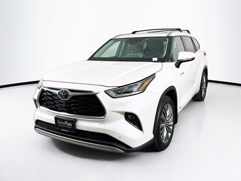 Used 2020 Toyota Highlander Platinum AWD/4WD image 3