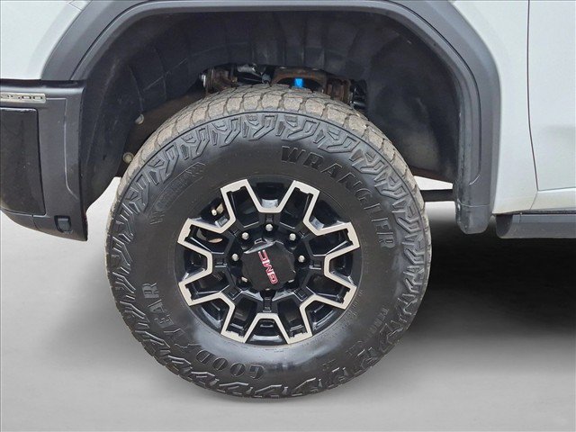 Used 2025 GMC Sierra 2500 AT4X AWD/4WD image 24