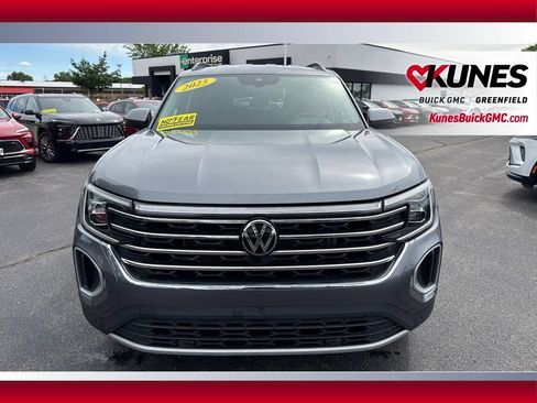 Used 2025 Volkswagen Atlas SE FWD image 13