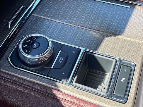 Used 2023 Ford Expedition Limited image 18