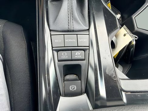 Used 2025 Toyota Camry LE FWD image 11