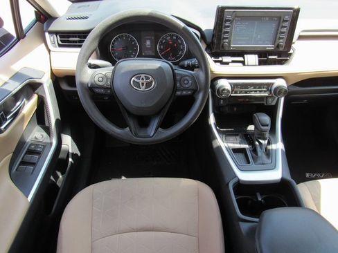 Used 2022 Toyota RAV4 XLE image 14