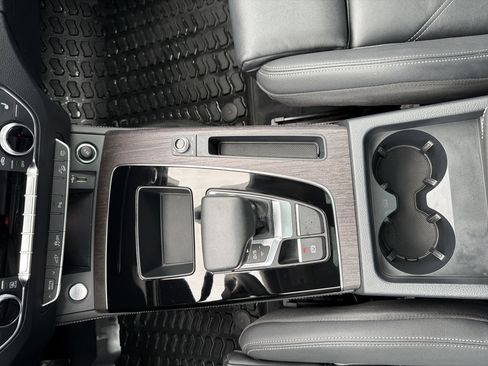Certified 2024 Audi Q5 e Premium Plus w/ Premium Plus Package image 9