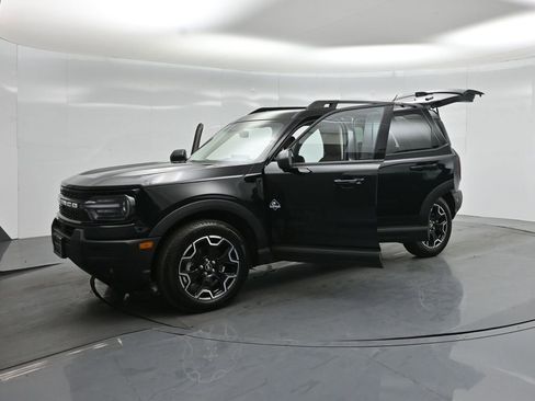Certified 2025 Ford Bronco Sport Outer Banks w/ Outer Banks Tech Package+ AWD/4WD image 31