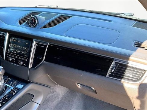 Used 2016 Porsche Macan S image 16