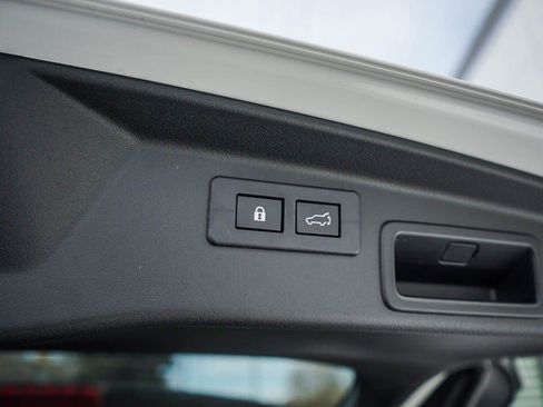 New 2026 Subaru Outback Touring image 9